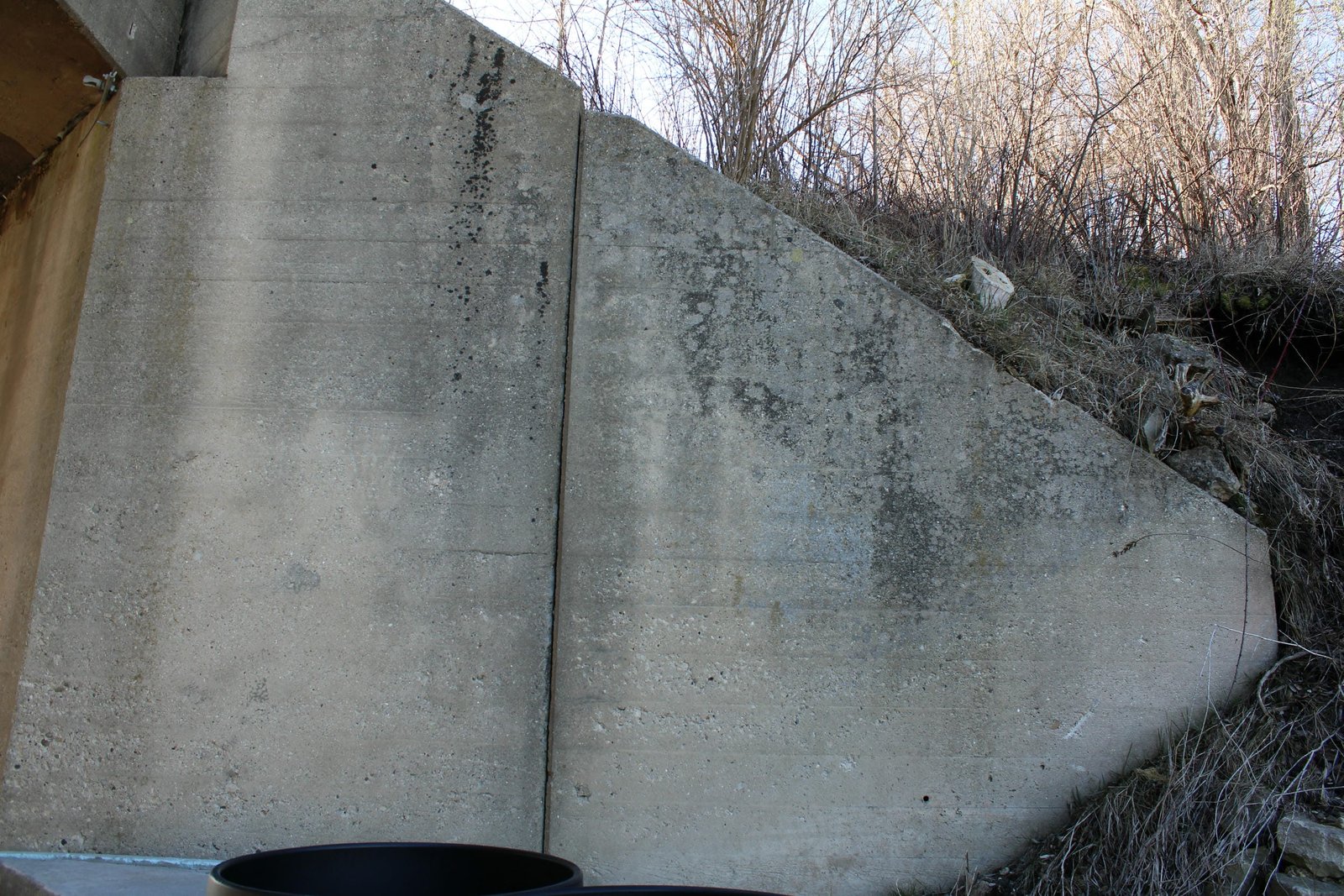 Southeast wing wall